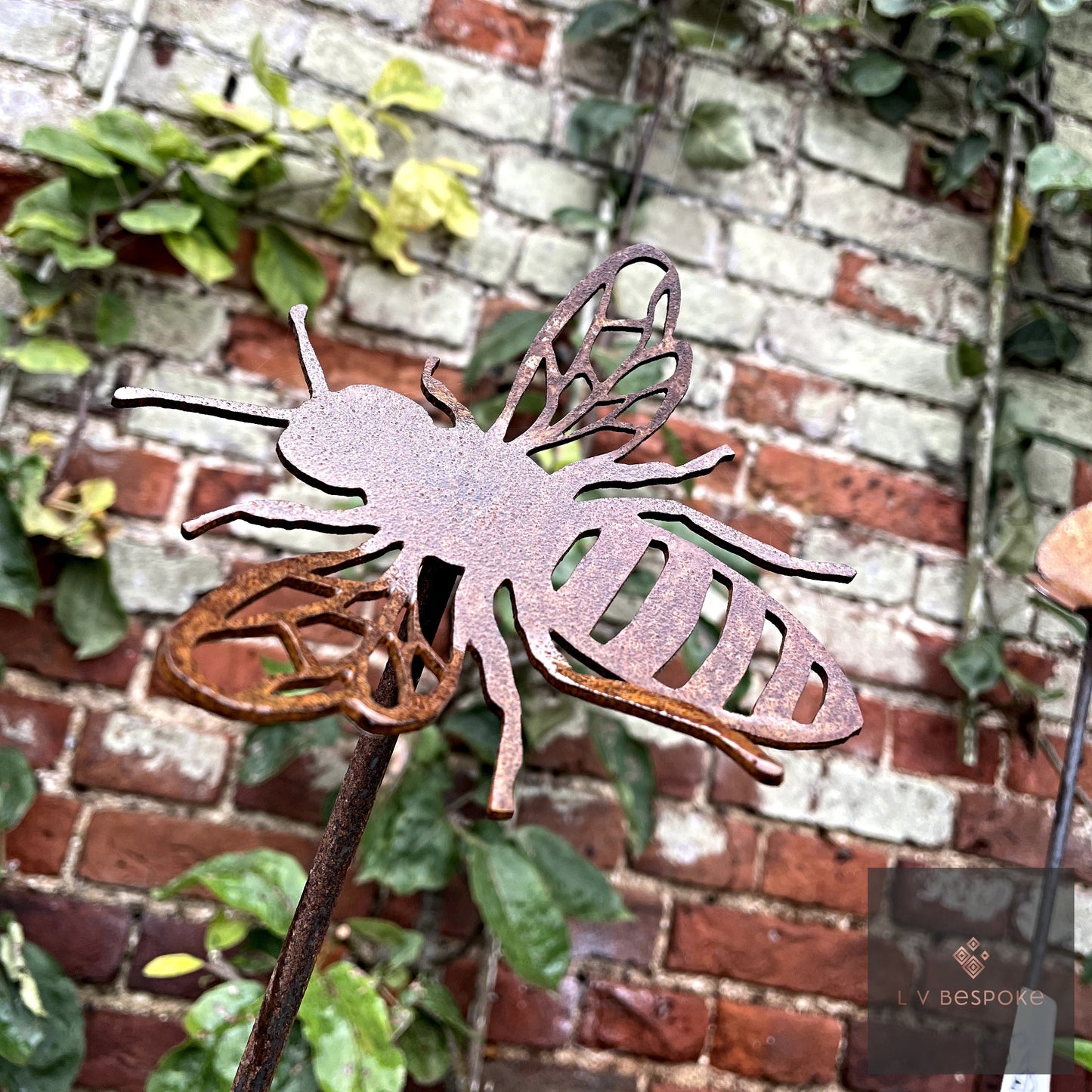 Decorative Bee Drinker / Cuppy for water or seed.