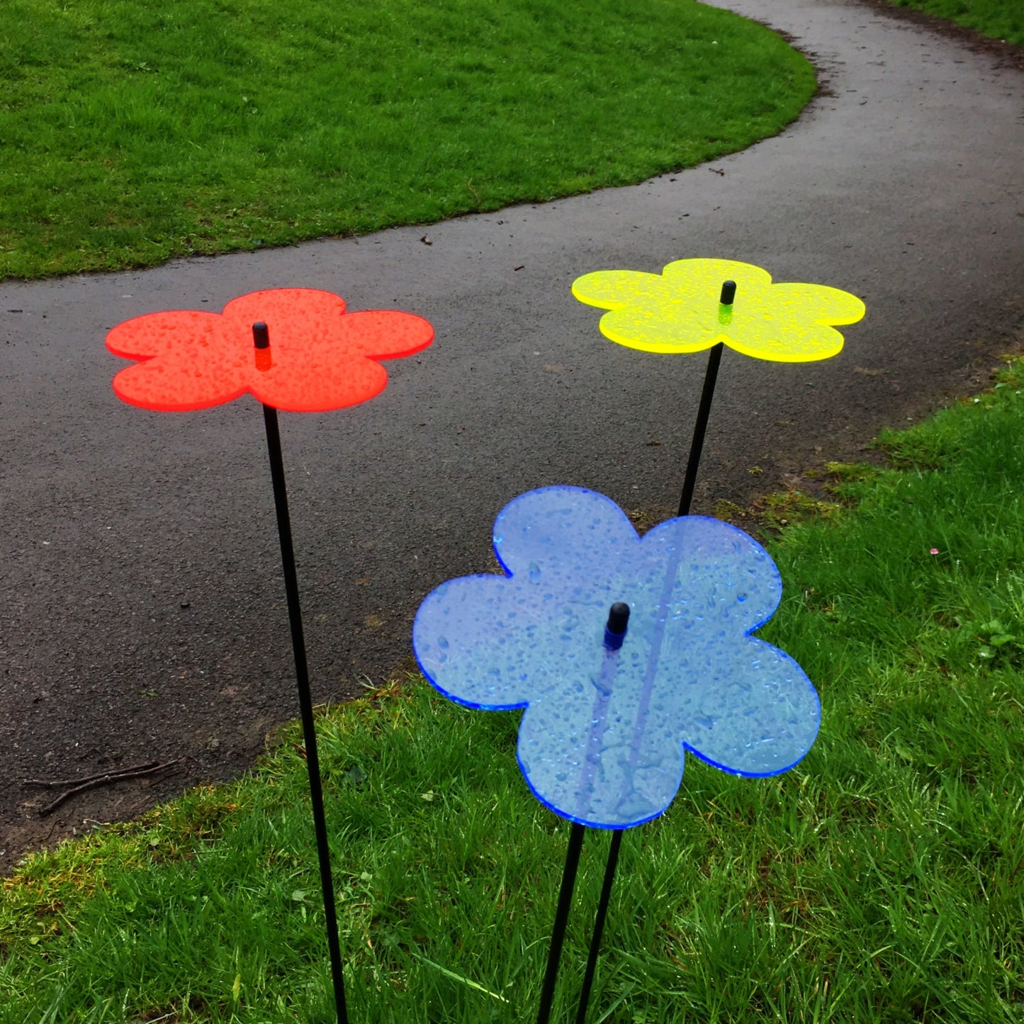 Large Garden Decor Ornaments Set of 3 'Blossoms'