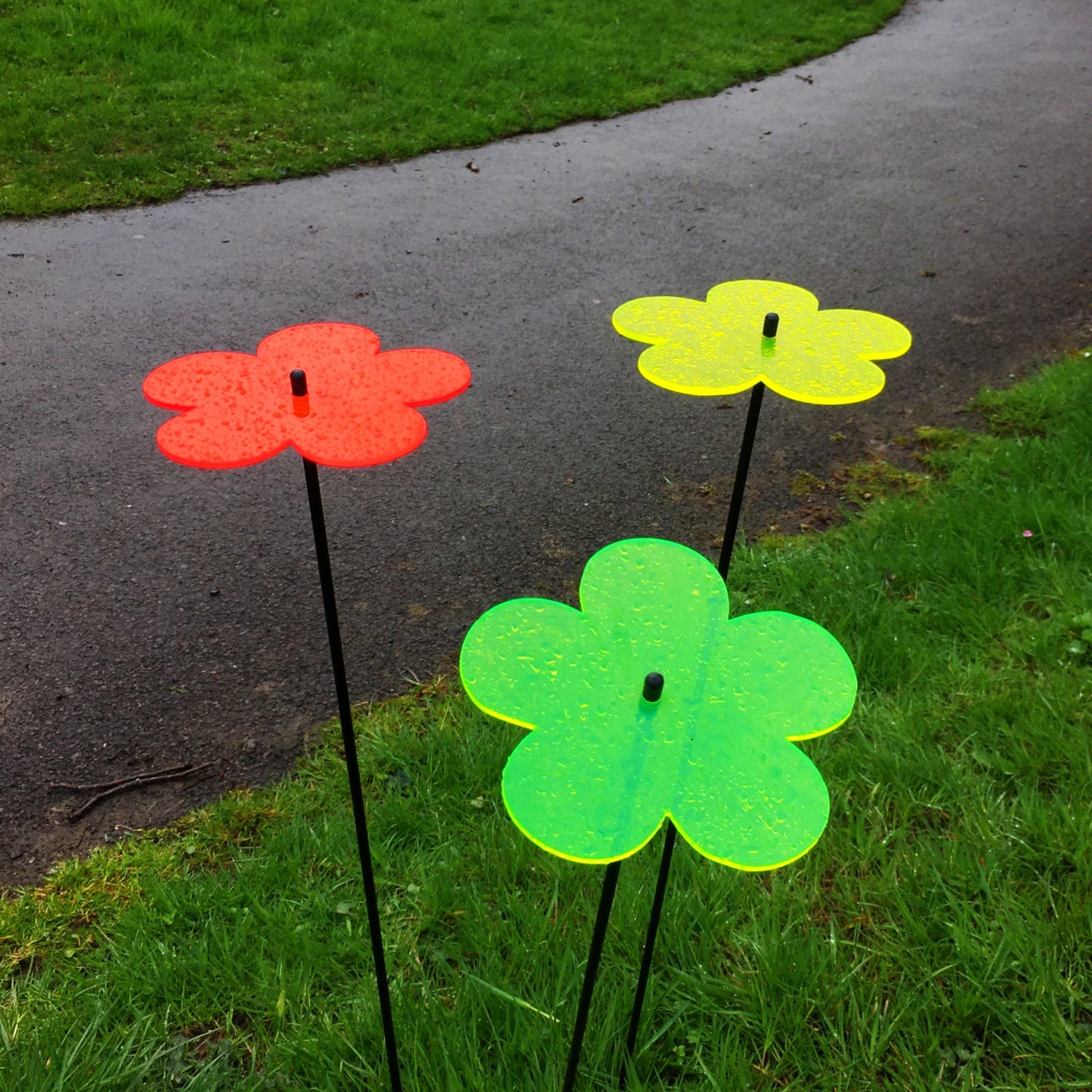 Large Garden Decor Ornaments Set of 3 'Blossoms'