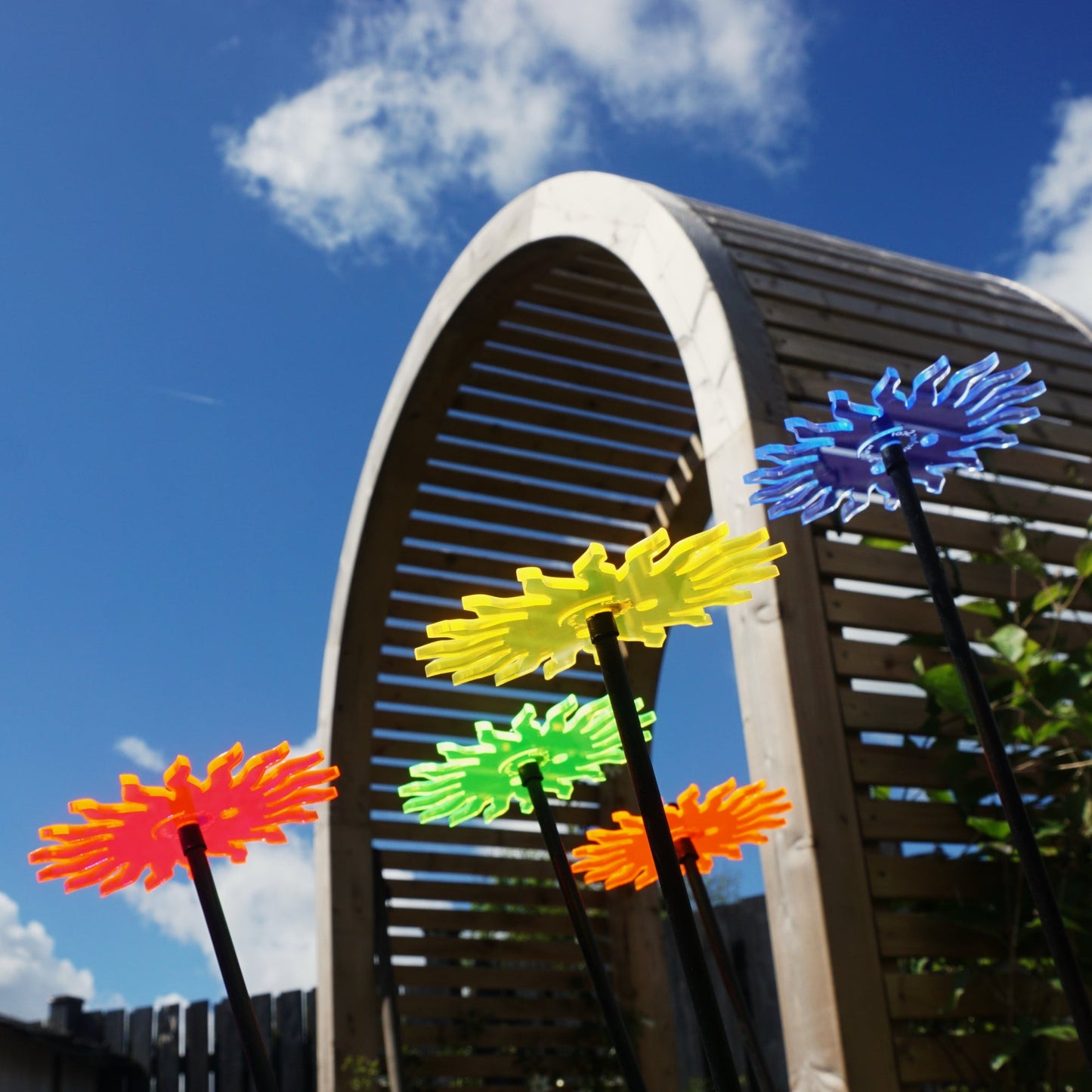 Garden Décor Ornaments Set of 5 'Smiling Suns'