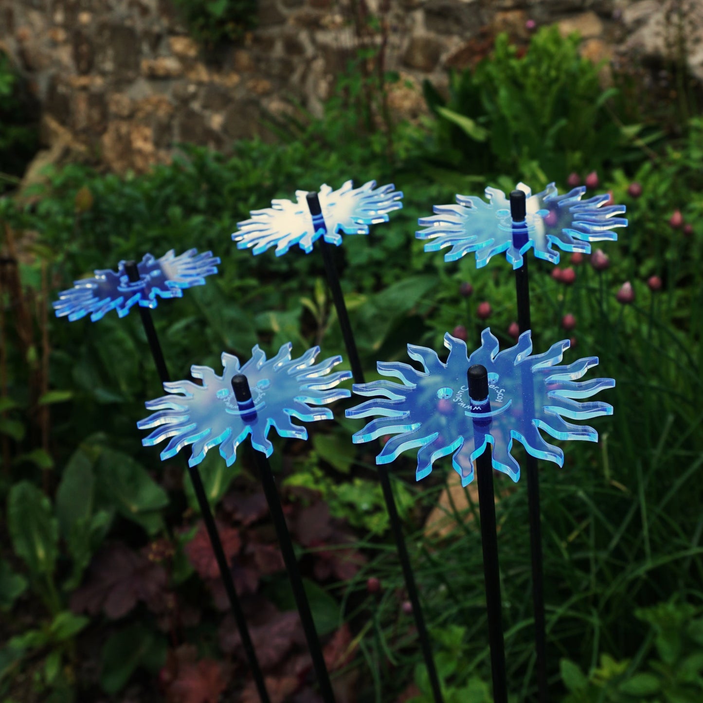 Garden Décor Ornaments Set of 5 'Smiling Suns'