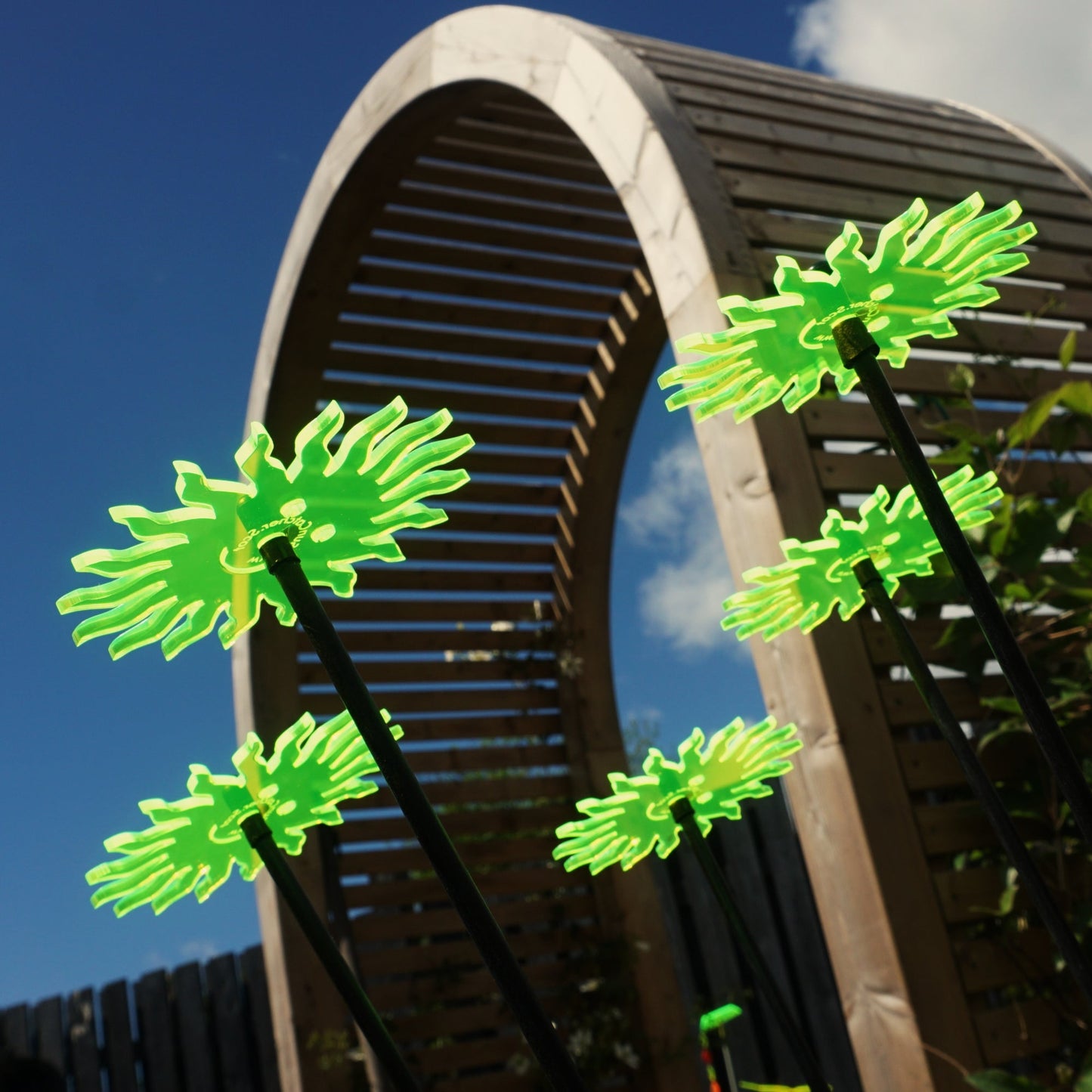 Garden Décor Ornaments Set of 5 'Smiling Suns'