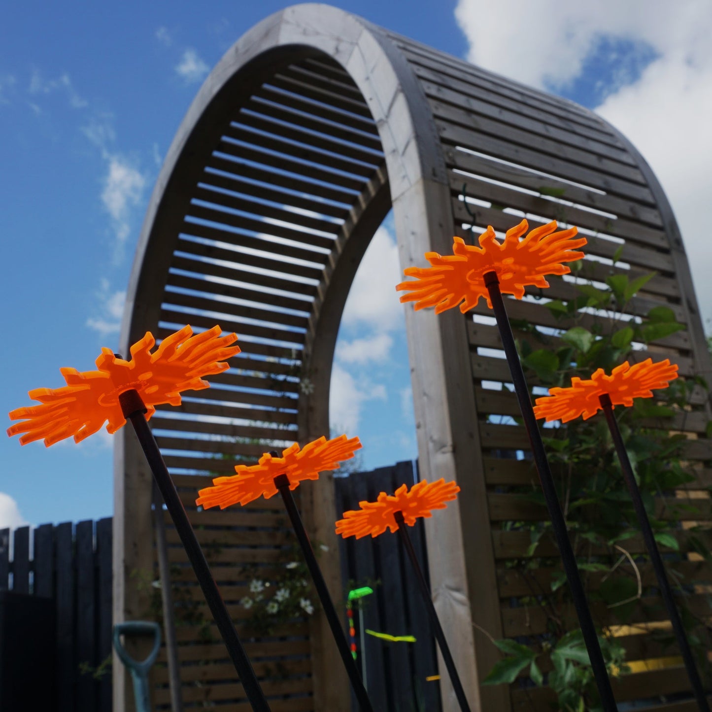 Garden Décor Ornaments Set of 5 'Smiling Suns'