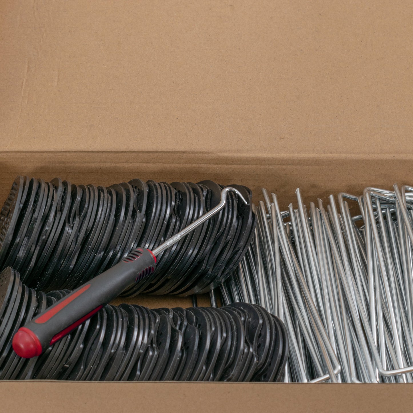 Weed Control Membrane Pegs Buffer Washer, 6"/150mm, Red