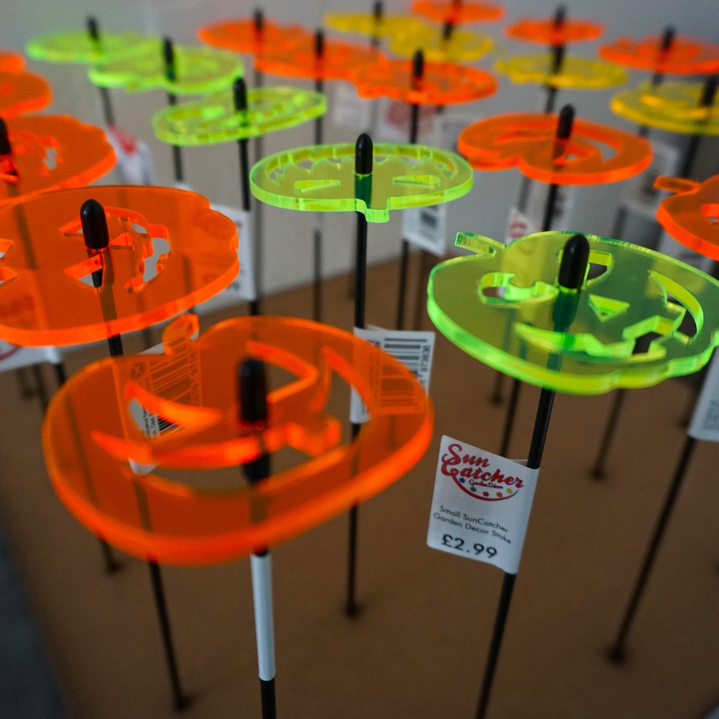 Set of 5 Small Halloween Pumpkins – Garden & Home Autumn Décor Ornaments for Halloween & Harvest