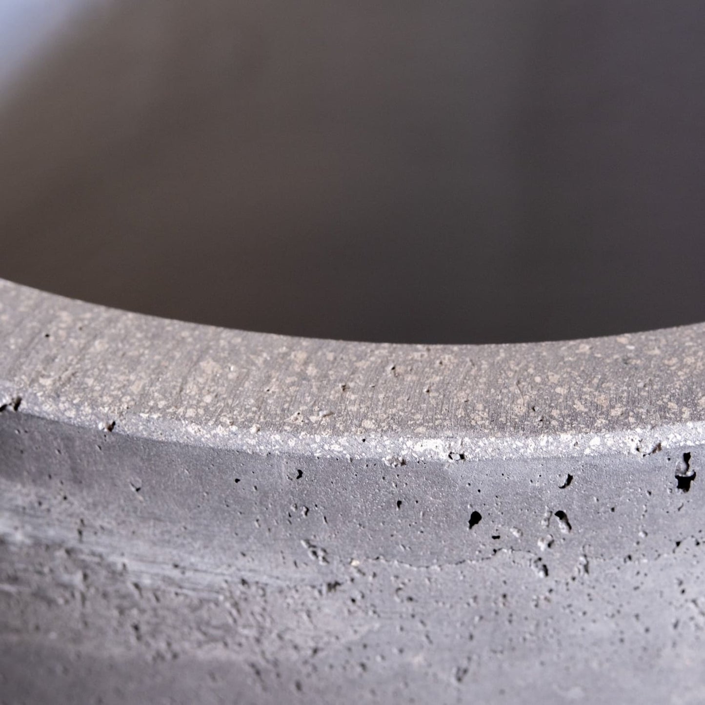 Aurella | Onyx Dusk – 70cm Extra Large Concrete Cylinder Planter – 199L Round Plant Pot